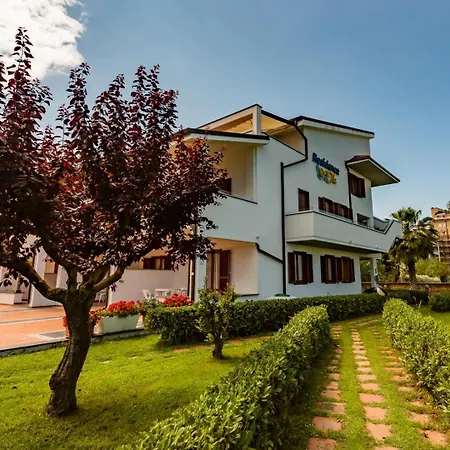 Elle Ξενοδοχείο με διαμερίσματα Σαν Μπενεντέτο ντελ Τρόντο