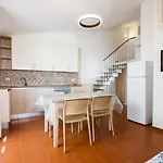 Aparthotel Elle 4*