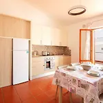 Aparthotel Elle 4*