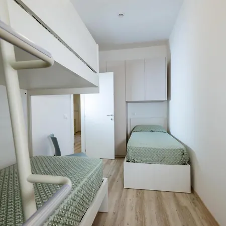 Aparthotel Elle 4*