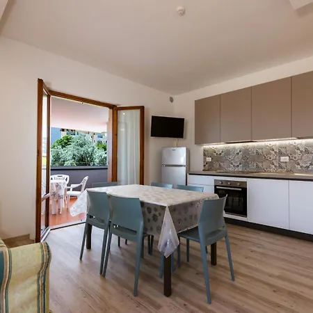 Aparthotel Elle 4*